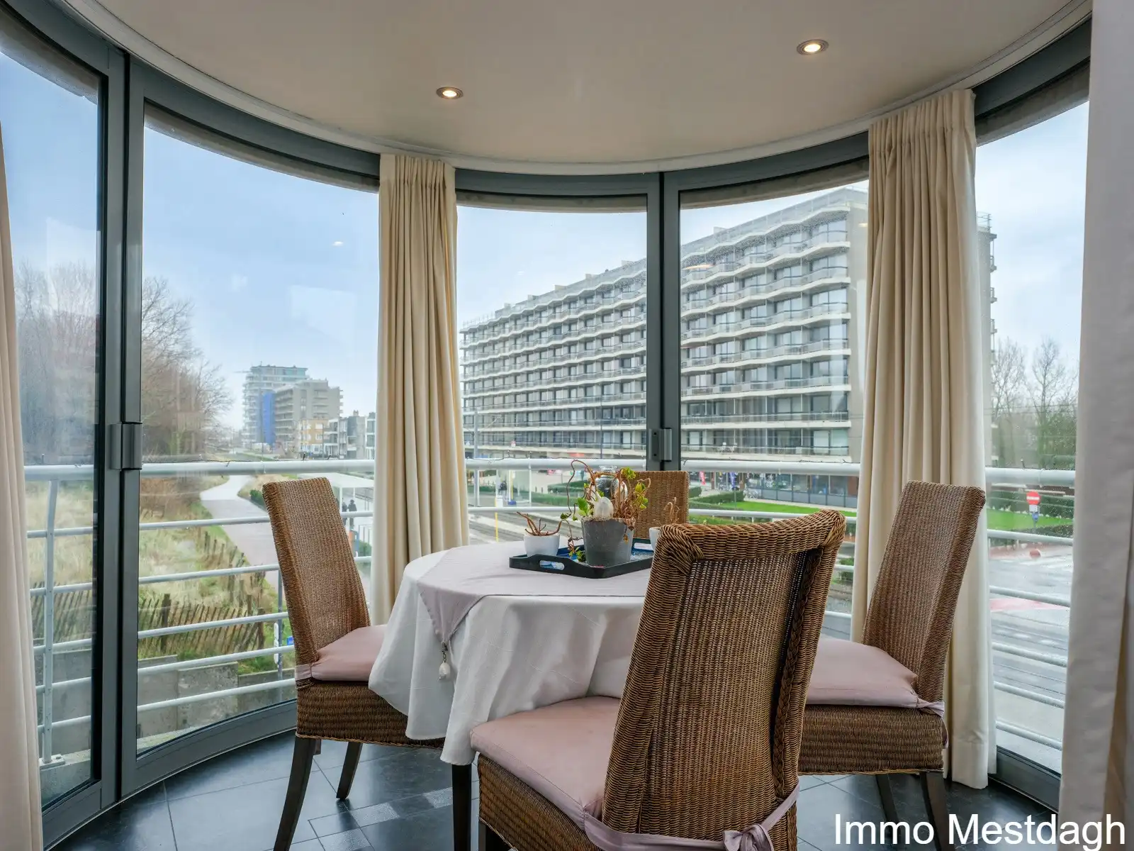 Luxueus Appertement met Panoramisch Zee- en Duinenzicht foto 15