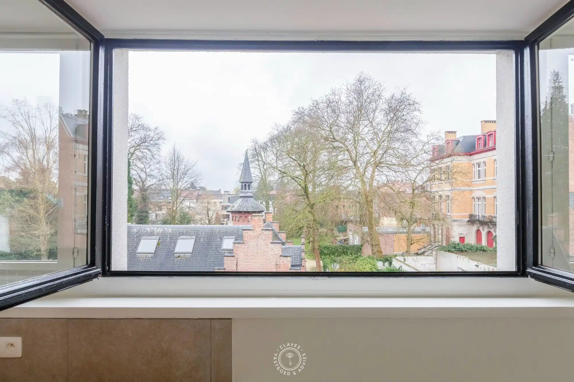 Fijn één slaapkamer appartement in gerenoveerd herenhuis foto 7
