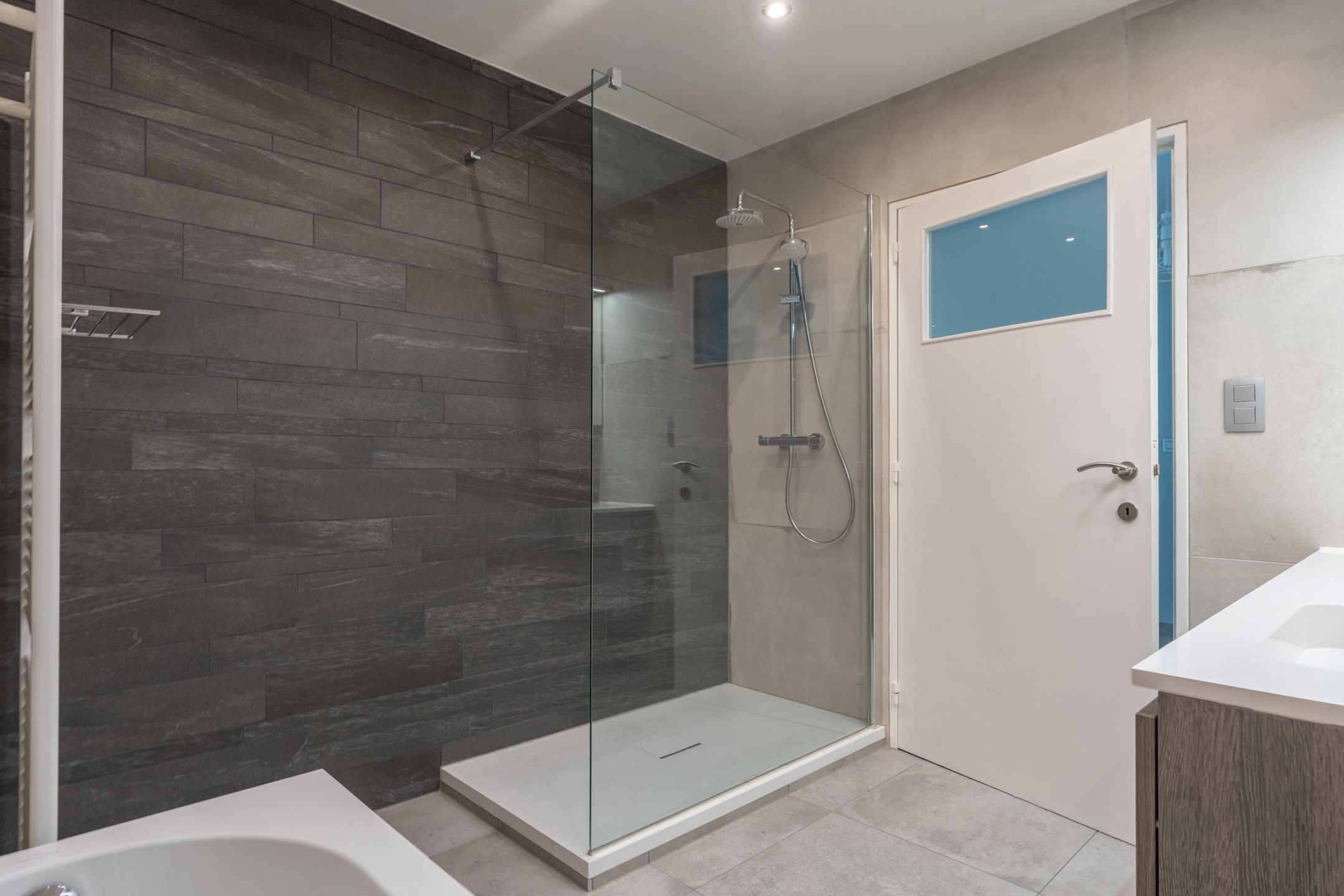 Ruim 2-slaapkamer appartement met garage te Turnhout foto 9