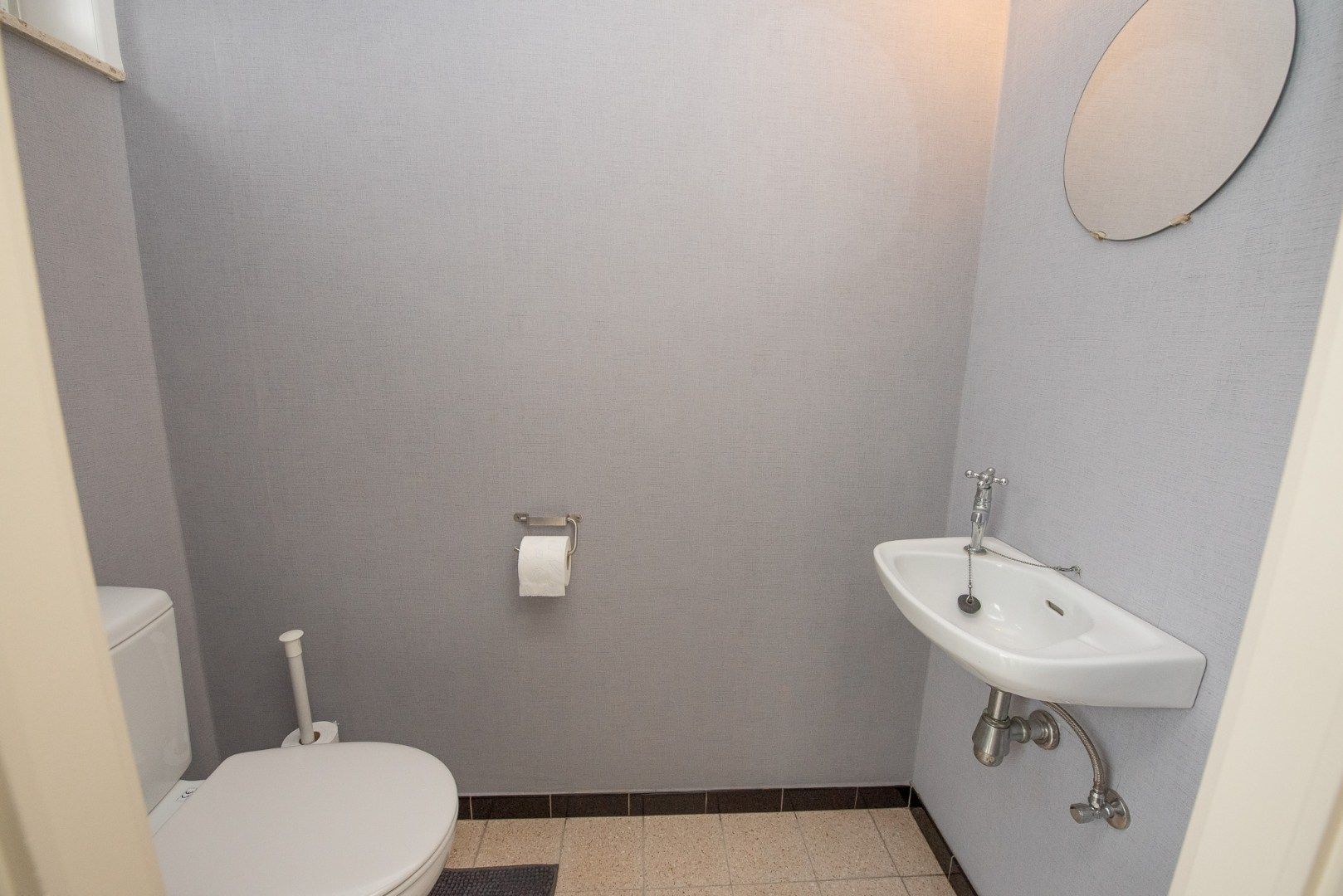 Goed onderhouden, halfopen woning met 4 slaapkamers op 438 m² in Zulte foto 9