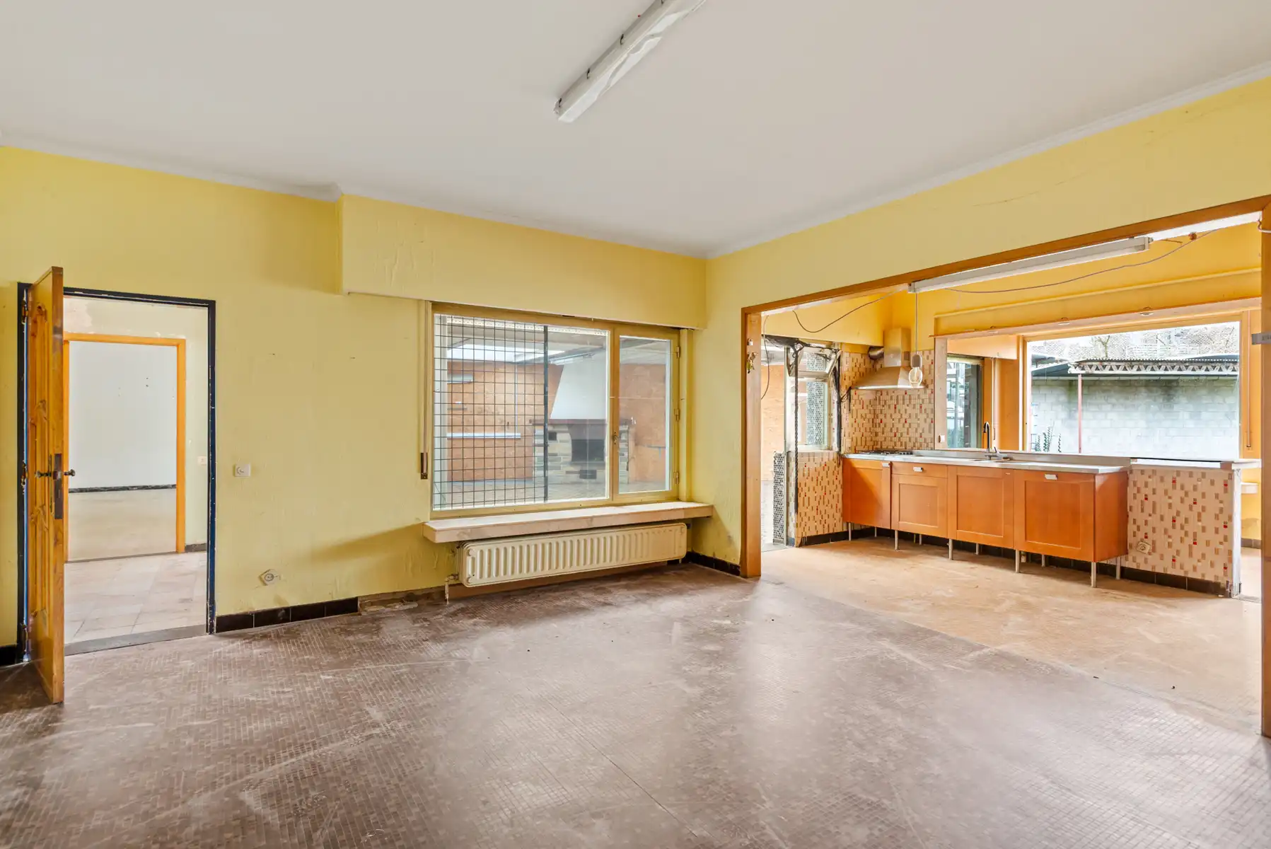 Veelzijdig commercieel pand met woongedeelte foto 12