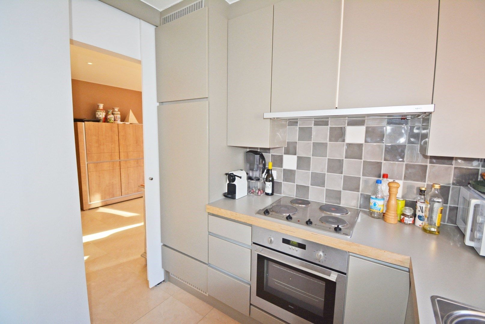 Stijlvol appartement met 4 gevels op een volledige 2e verdieping met lift in Duinbergen op 100m van de zee met zeezicht en inpandige garage foto 9