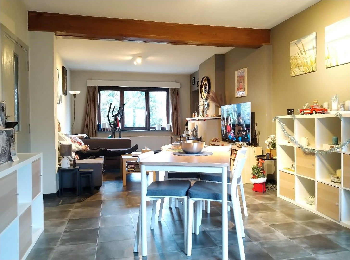Een huis met landbouwloods. foto 18