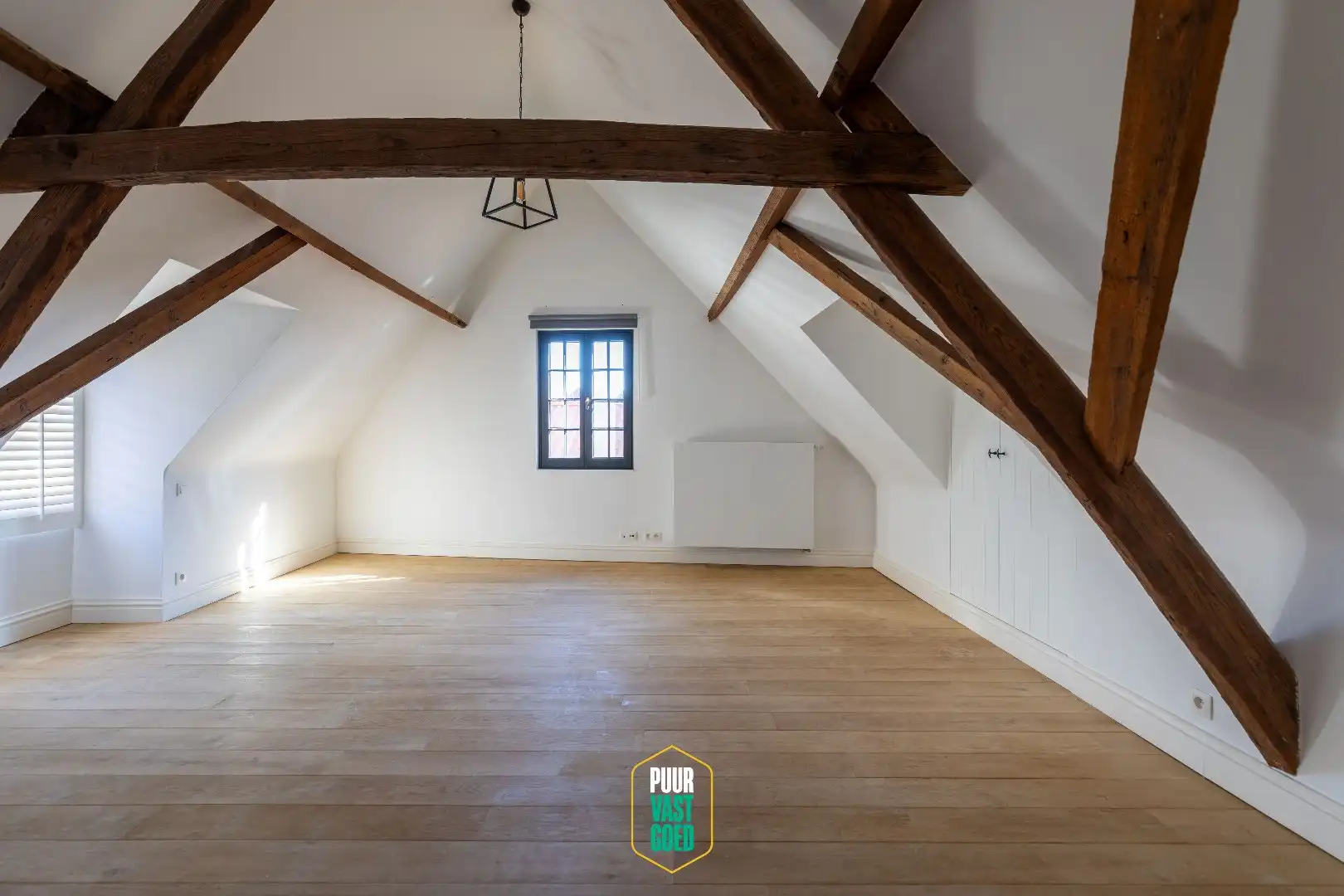 Prachtig gerestaureerde hoekwoning met grote garage bij 't Zand foto 23