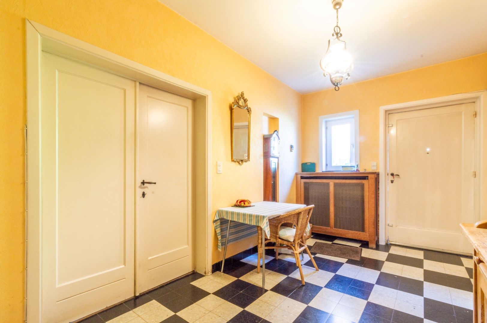 RUIME WONING MET 4 SLAAPKAMERS, GARAGE & ZUID-TUIN ! foto 9