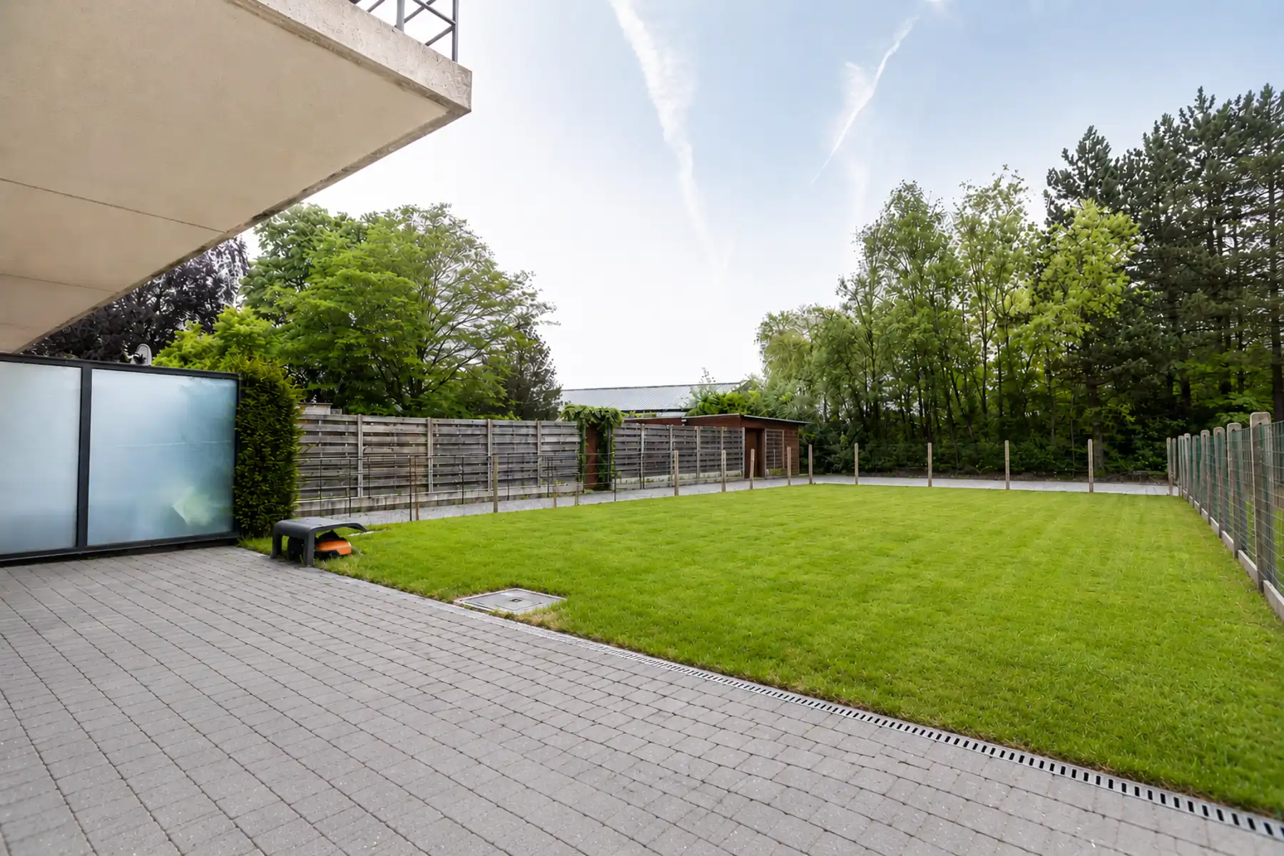 Instapklaar gelijkvloers appartement met privatieve tuin foto 4