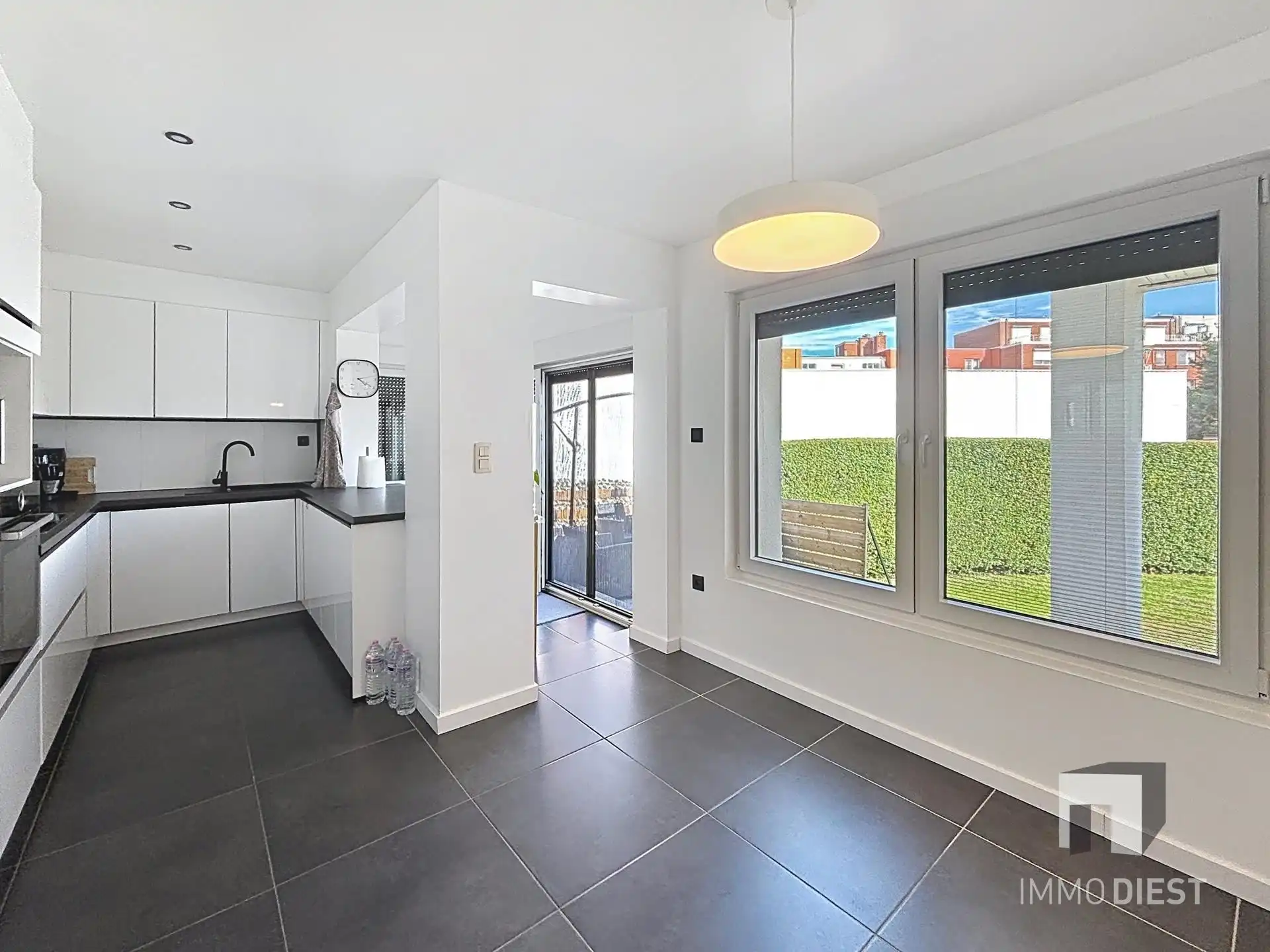 Gerenoveerde gelijkvloers woning centrum Tessenderlo foto 10