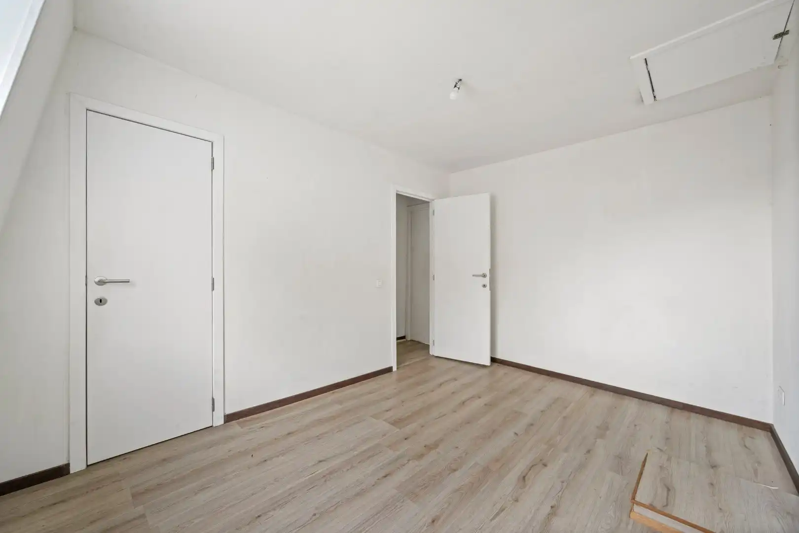 Instapklare woning met 3 slaapkamers in het centrum van Menen foto 11