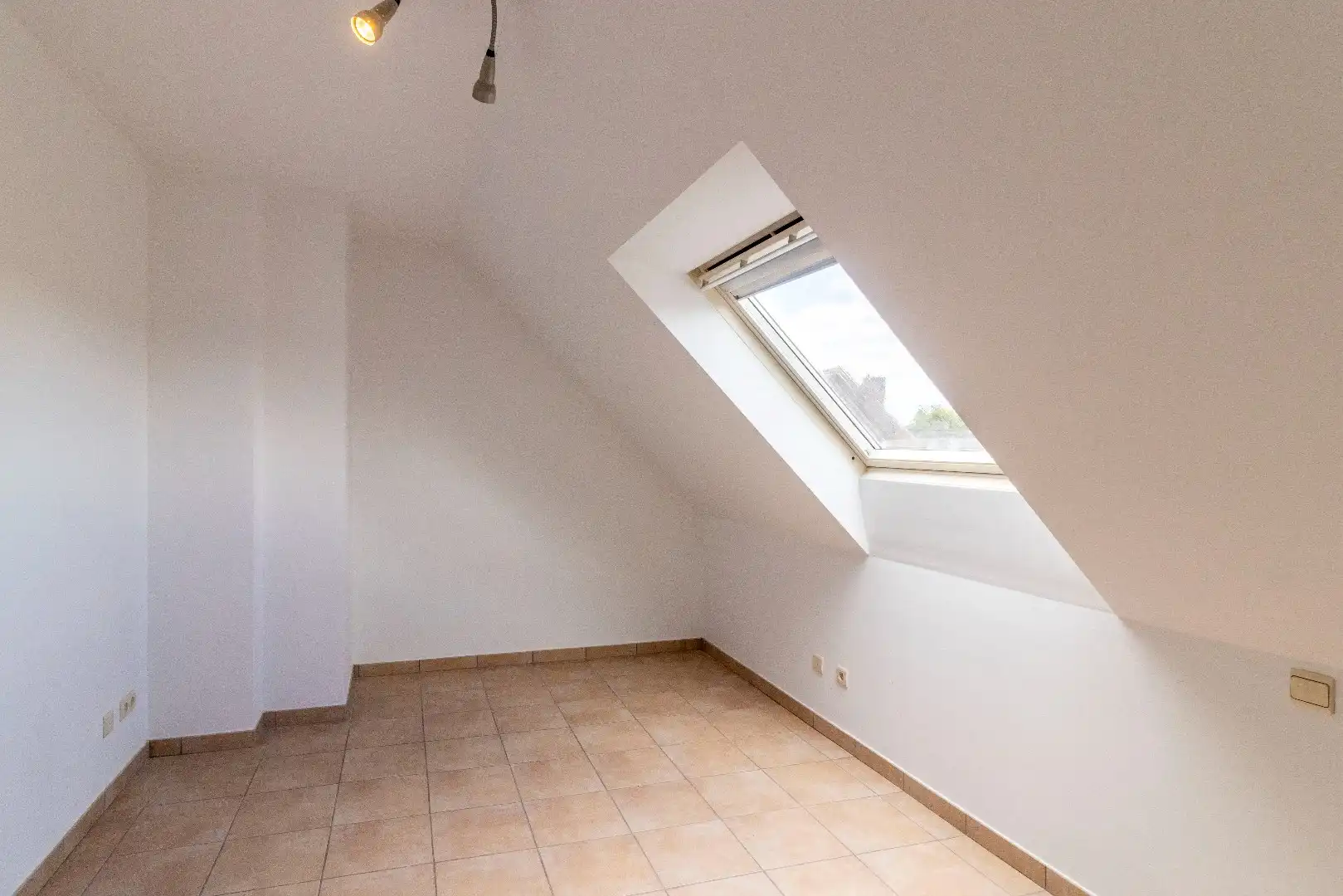 Appartement in het centrum met garage én parkeerplaats! foto 9