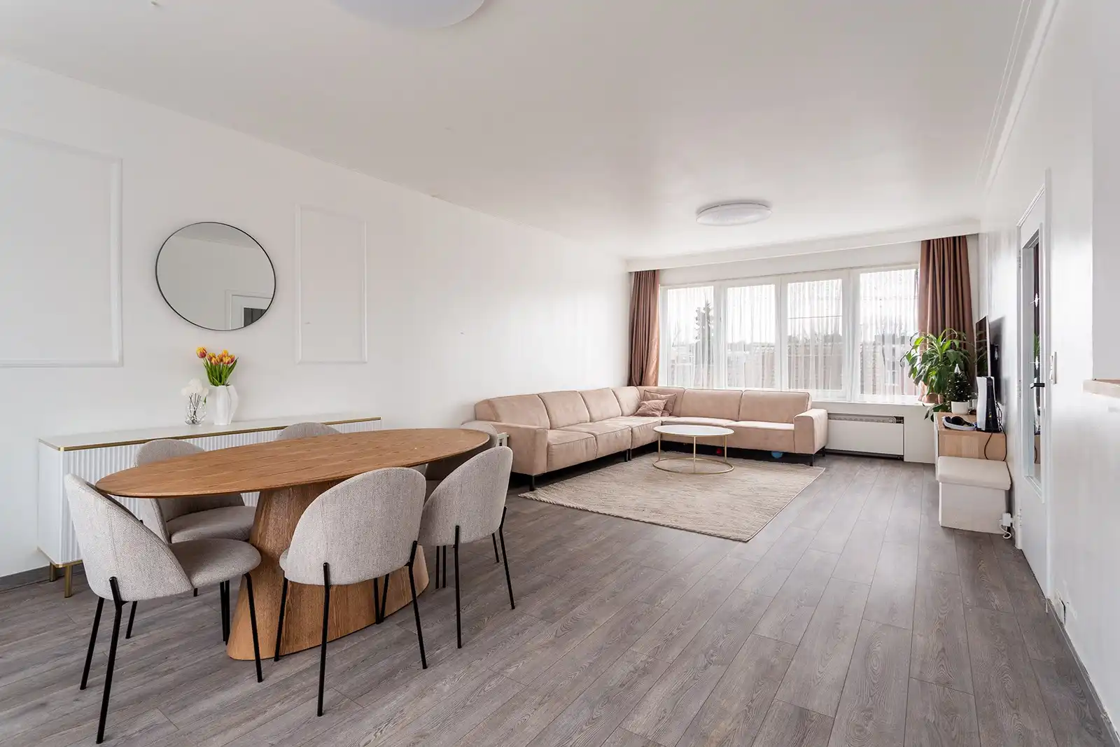 Prachtig gerenoveerd appartement met 3 ruime slaapkamers en terras foto 7