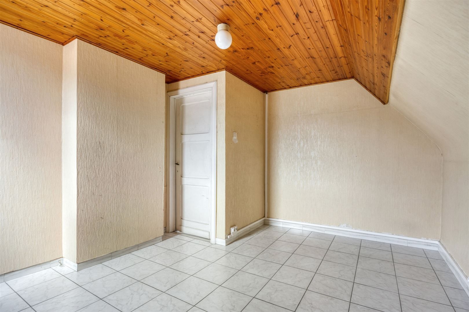 TE KOOP: Woning met 3 slaapkamers op breed perceel! foto 16