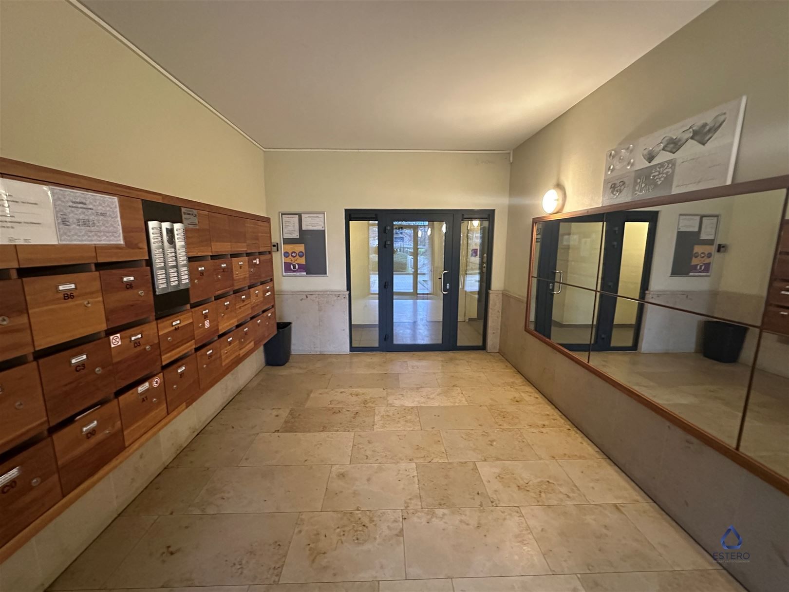 Ruim 3-slaapkamerappartement met zuidgericht terras foto 18