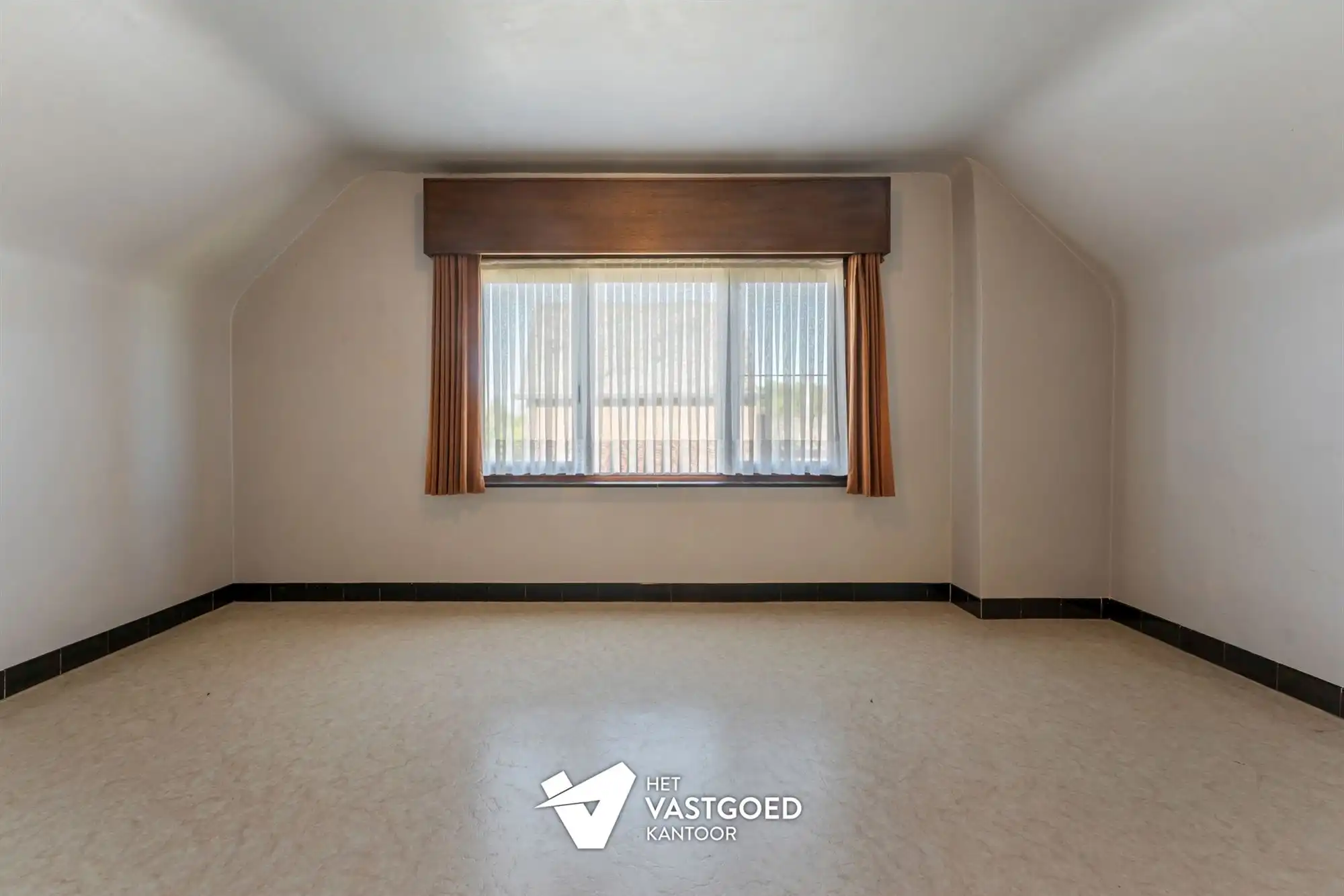 PRACHTIG GELEGEN WONING OP CA 1 HECTARE foto 12