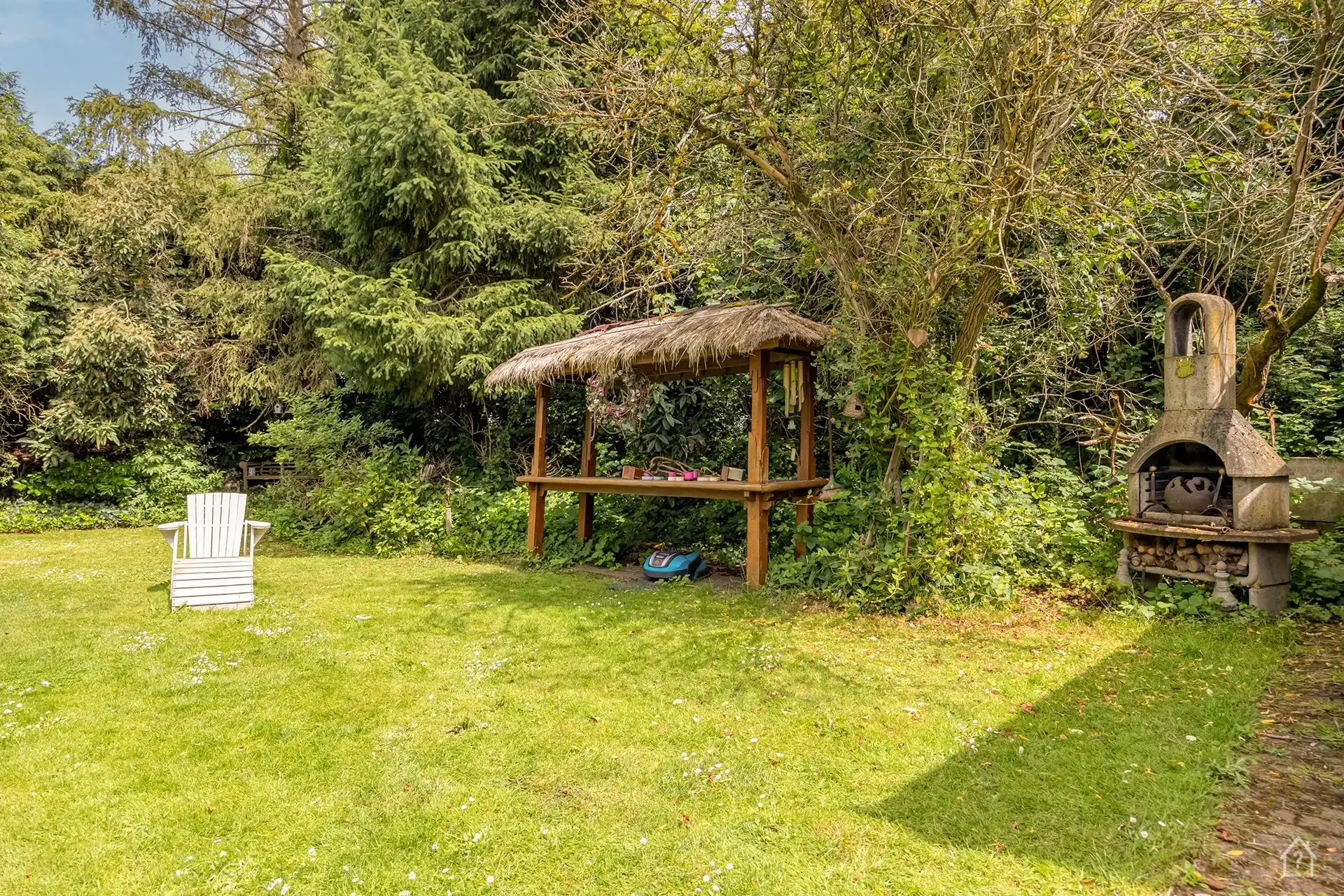 Vakantiechalet op prive perceel met idylische eigen vijver foto 19