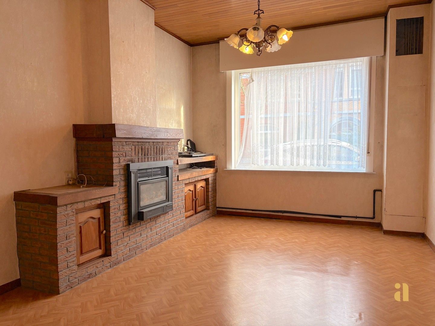 Mooie renovatiekans: ruime tuin en immens veel potentieel foto 4