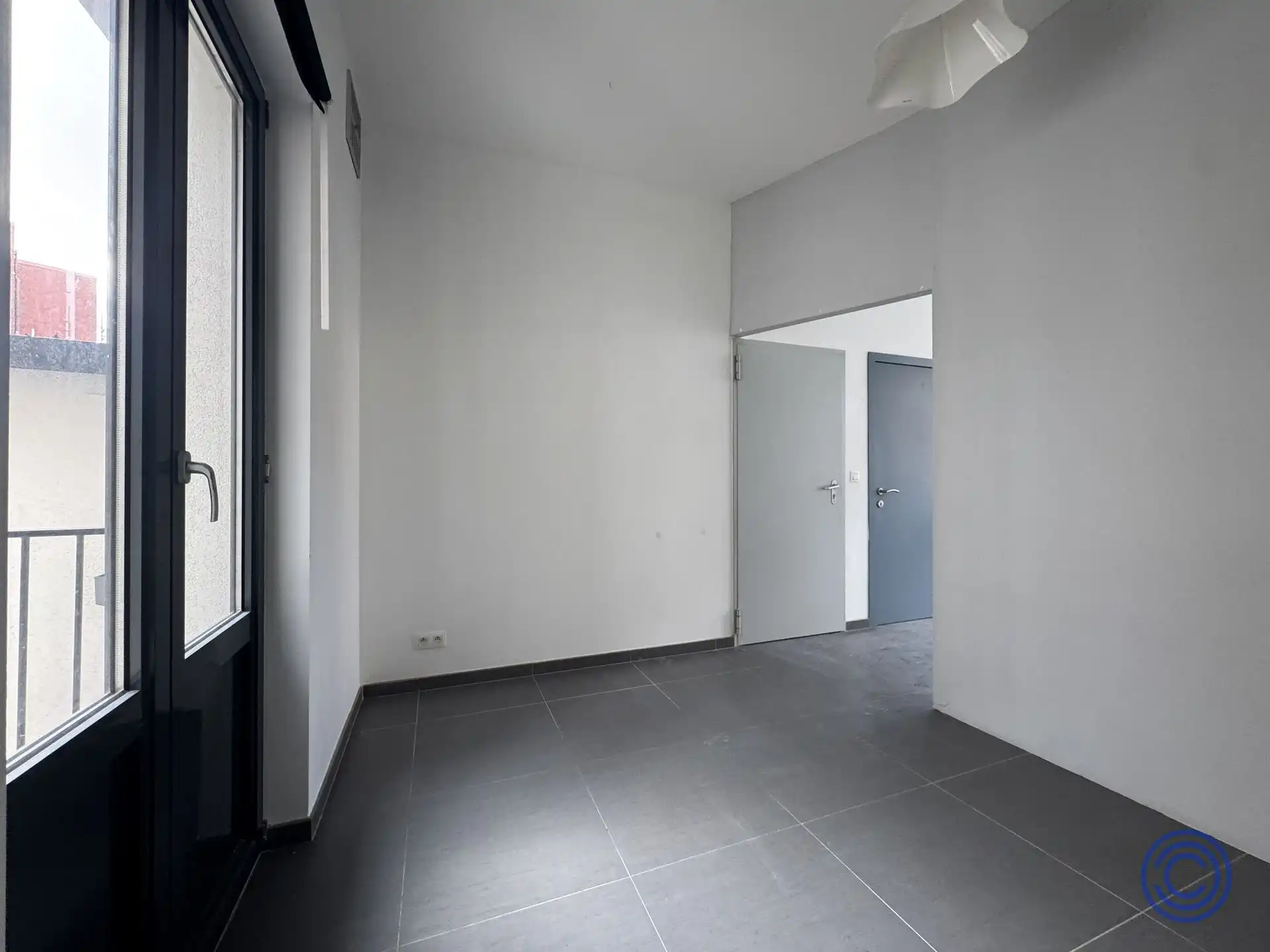 Studio met balkon op ideale locatie vlakbij Marnixplein.  foto 5