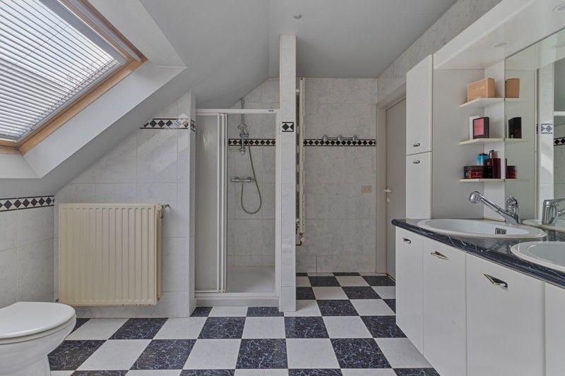 Prachtige luxueus afgewerkte woning op een perceel van 572 m² TE KOOP in DESSELGEM! foto 24