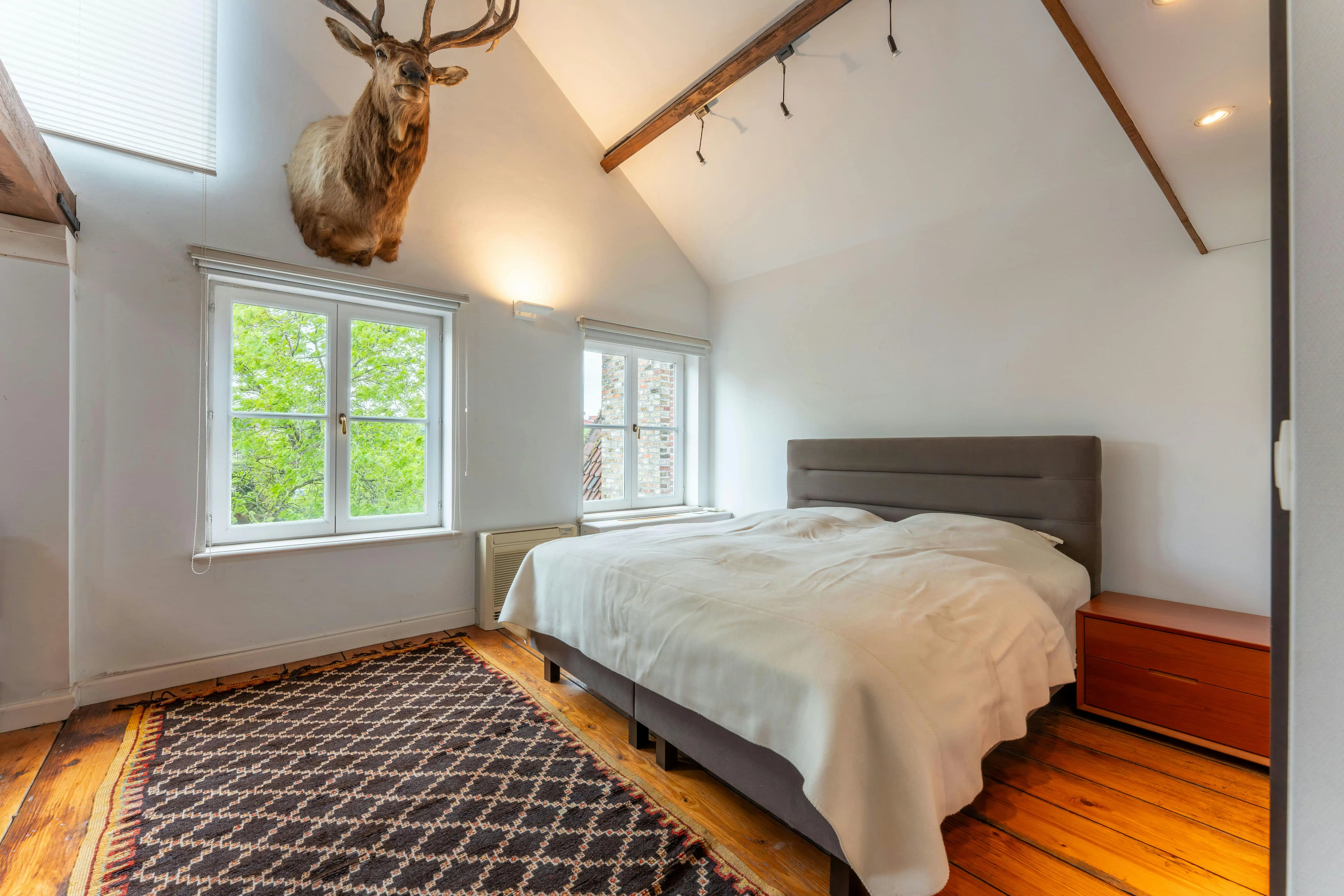 Exclusief herenhuis te koop in hartje brugge foto 13