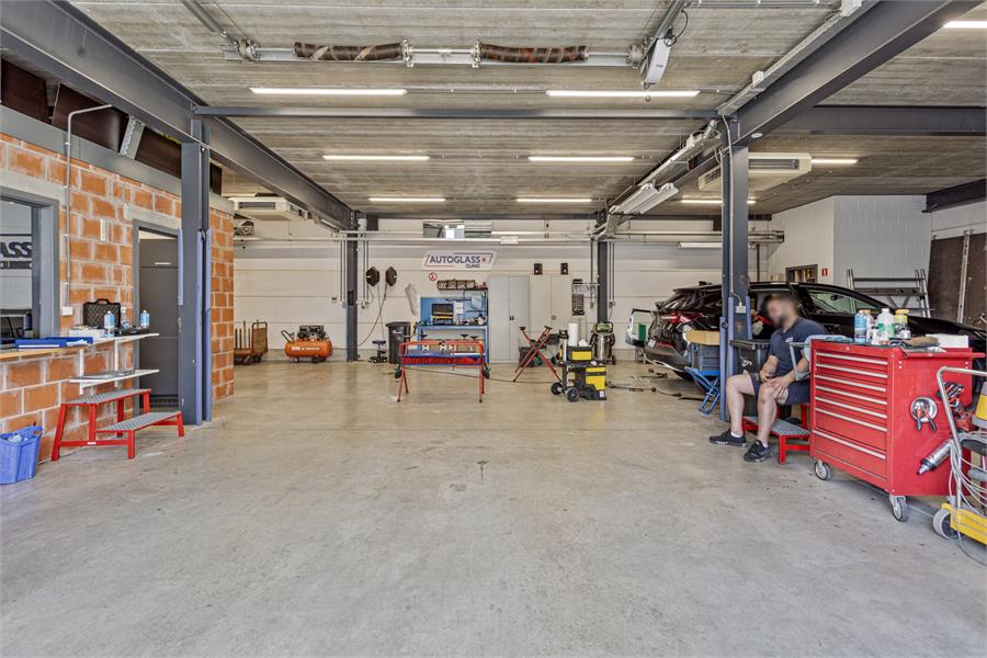 Bedrijfshal met 2 verdiepingen en 5 parkeerplaatsen in Geel foto 7