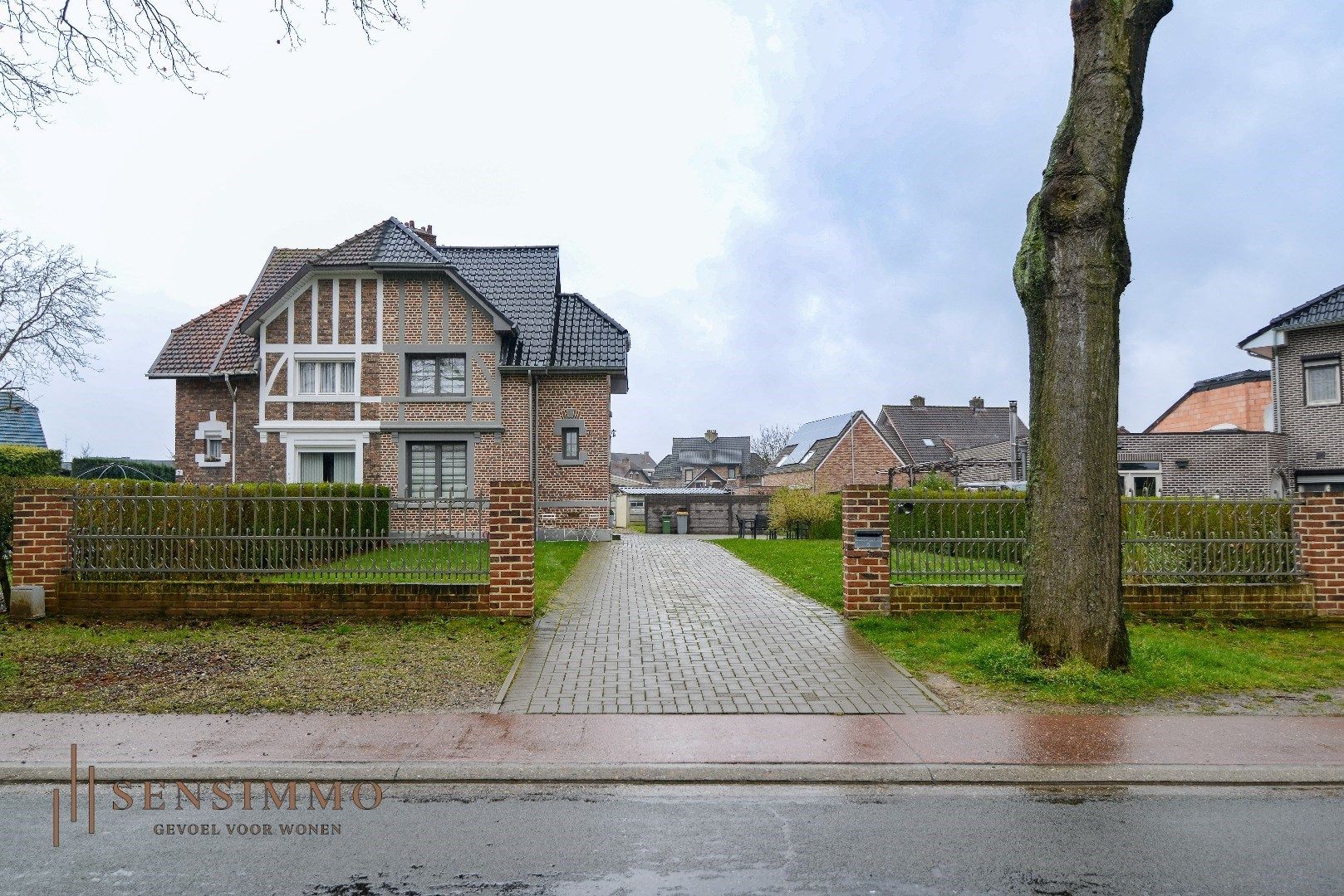 Prachtig gerenoveerd Tuinwijkwoning met 3 slaapkamers op ruim perceel foto 2