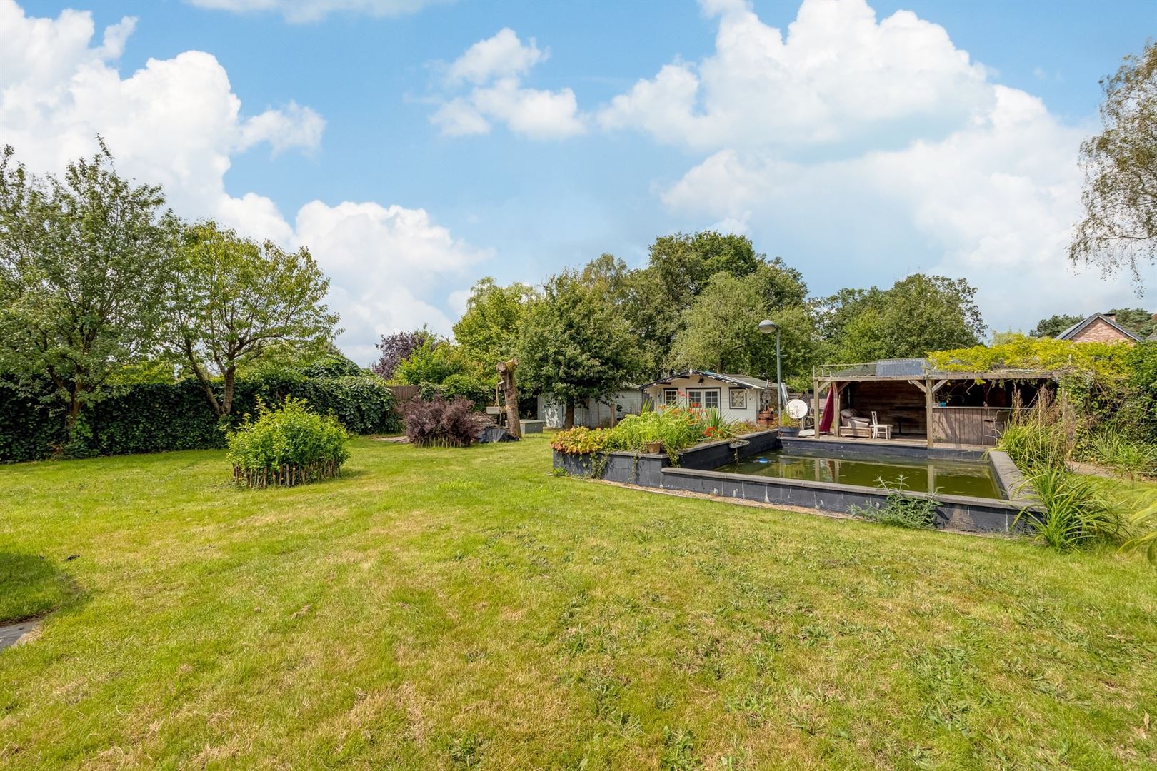 Vrijstaande woning met grote tuin foto 4