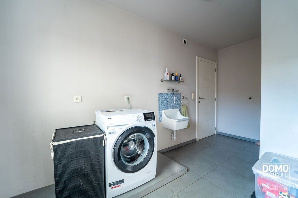 Ruime villa met paardenaccommodatie en wedstrijdstal gelegen te Herk-de-Stad - EPC-label: B - Bewoonbare vloeroppervlakte: 296m² foto 25