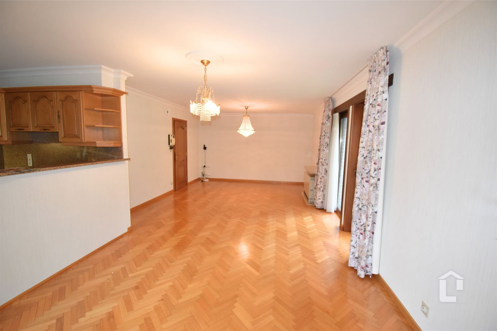 Ruim 3-slaapkamer appartement nabij het centrum van Nazareth foto 3