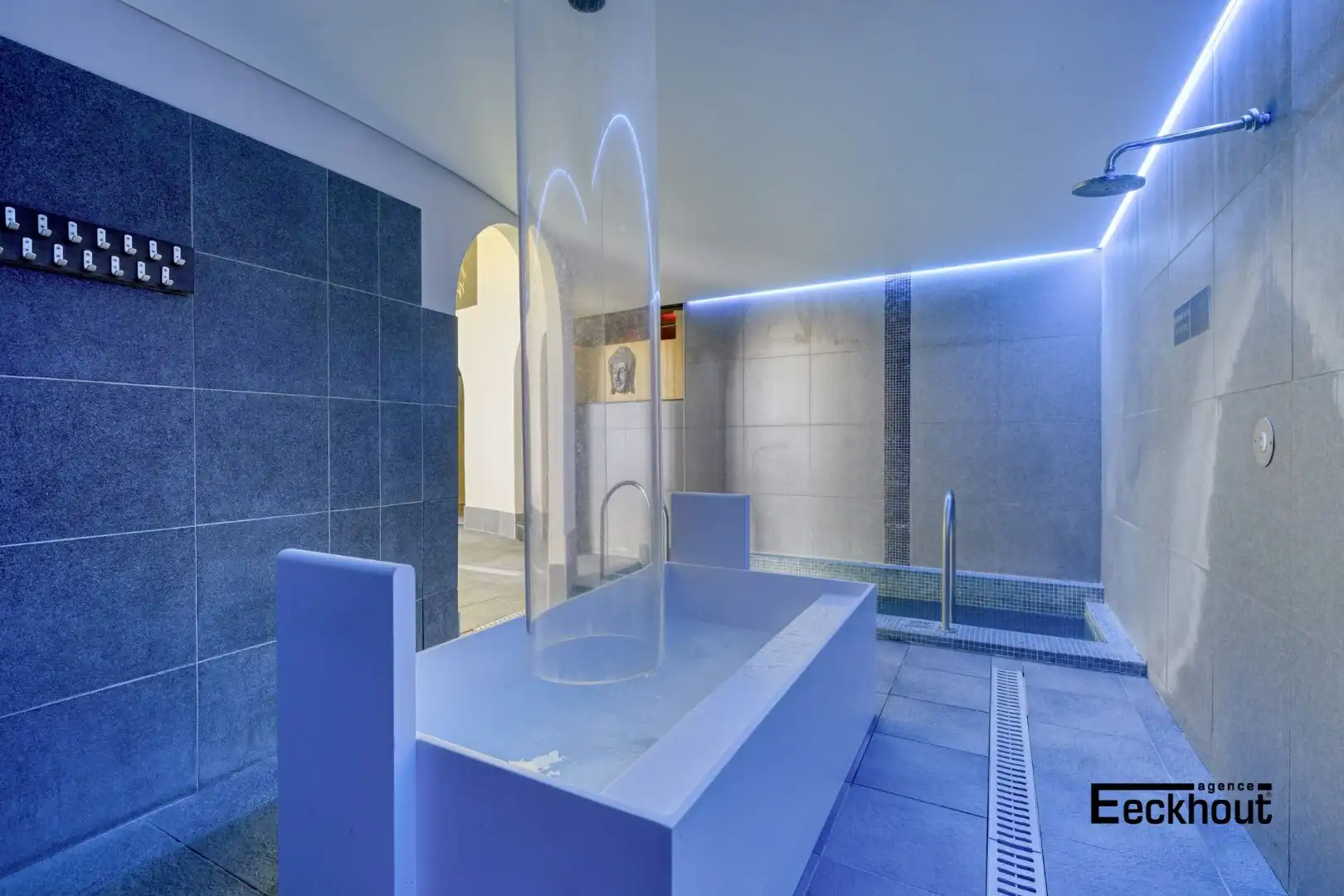 Handelscomplex op gunstige locatie foto 20