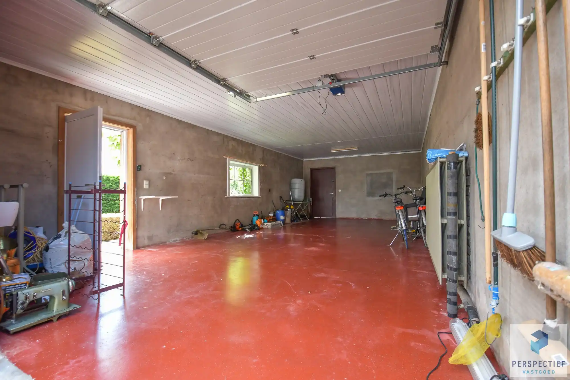Rustig gelegen vrijstaande woning met garage, ruime tuin en prachtig open zicht foto 9