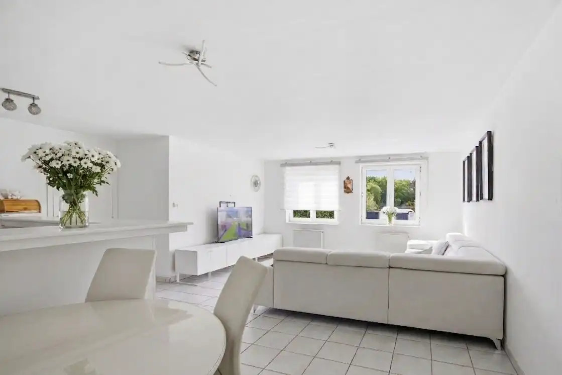 Uitstekend gelegen, betaalbaar en lichtrijk appartement te Lummen foto 2