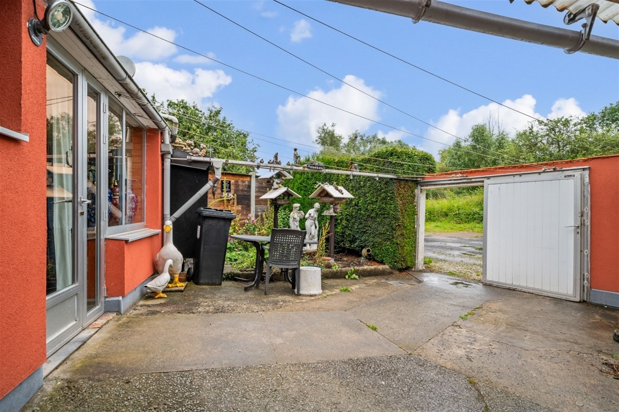 Verder af te werken woning met tuin en garage te Gijzegem. foto 15