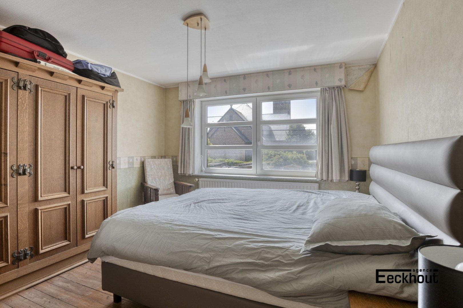 Ruime woning met diepe tuin in een rustige straat te Oostende! foto 15