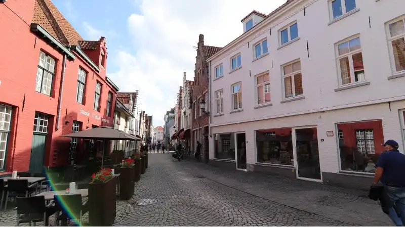 Recent 2-slaapkamerappartement met TERRAS  te huur in Brugge foto 14