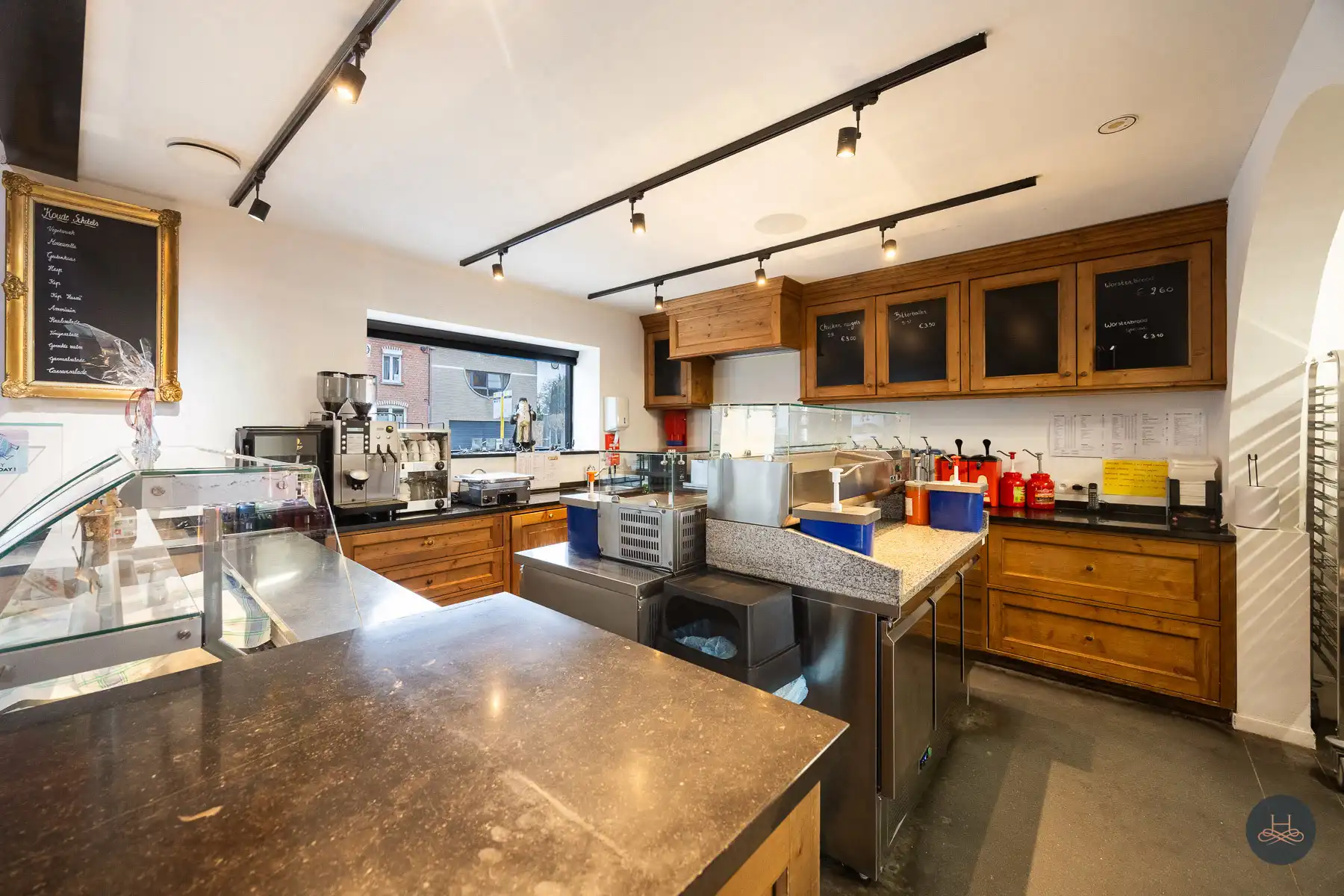 Broodjeszaak op strategisch zeer aantrekkelijke locatie foto 10