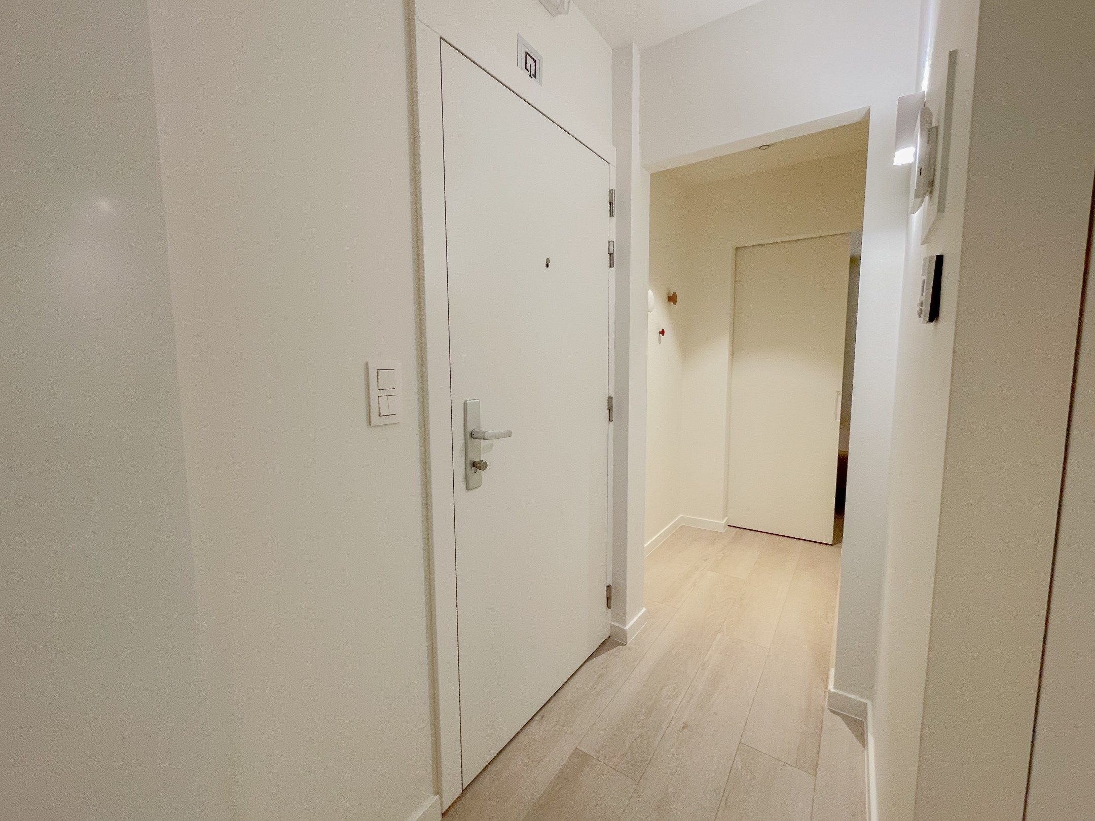 Recent tijdloos gerenoveerd appartement met zijdelings zeezicht. foto 13