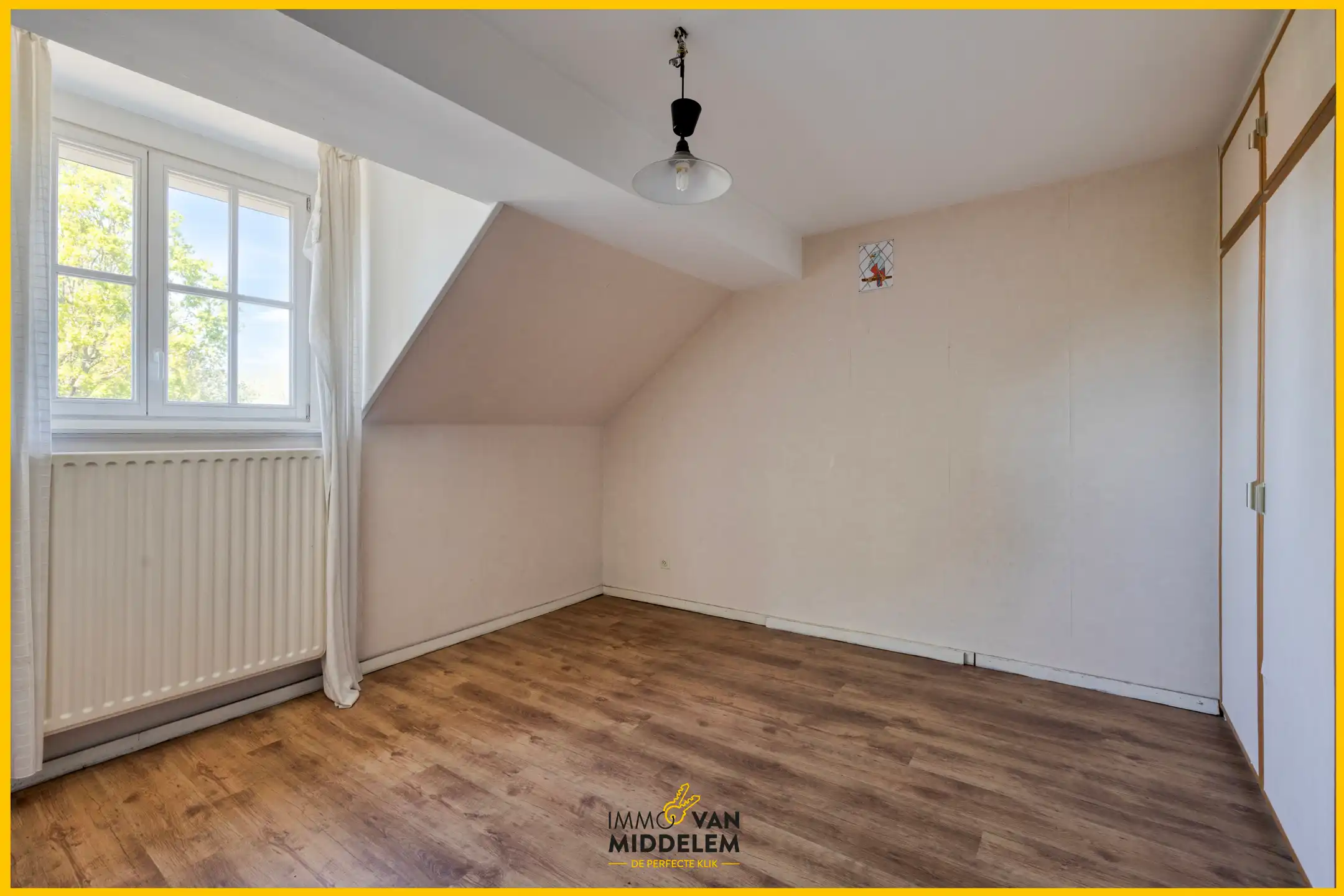 RUIME VILLA MET +6 KAMERS, GARAGE EN GROTE TUIN foto 15