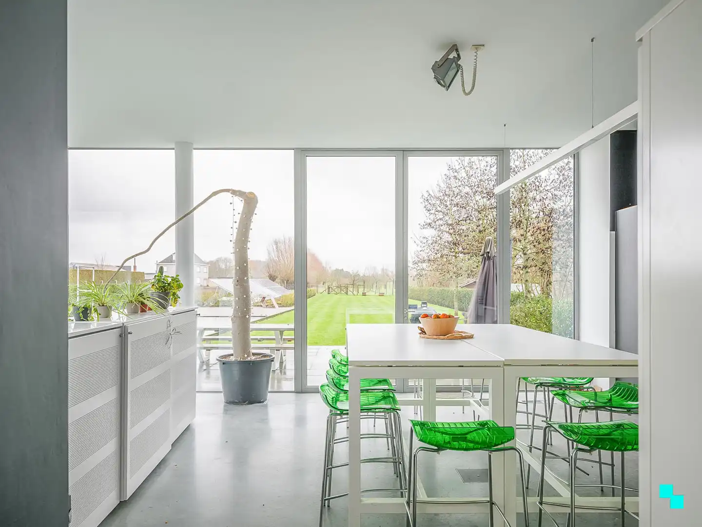 Architecturale kantoorruimte op ruim perceel nabij dorpskern Merelbeke foto 16