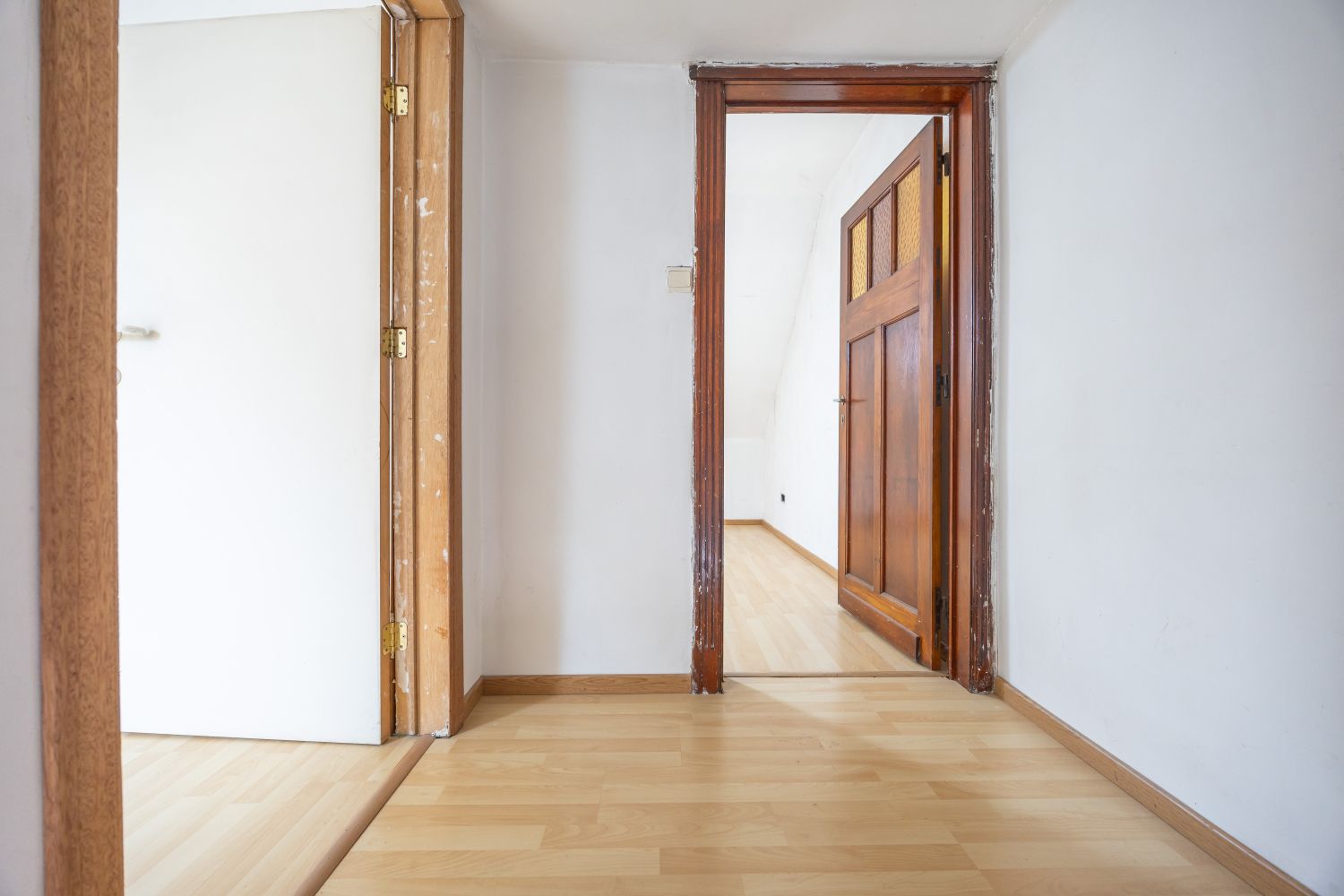 Ruime te renoveren woning met zonnige tuin en tal van mogelijkheden. foto 49