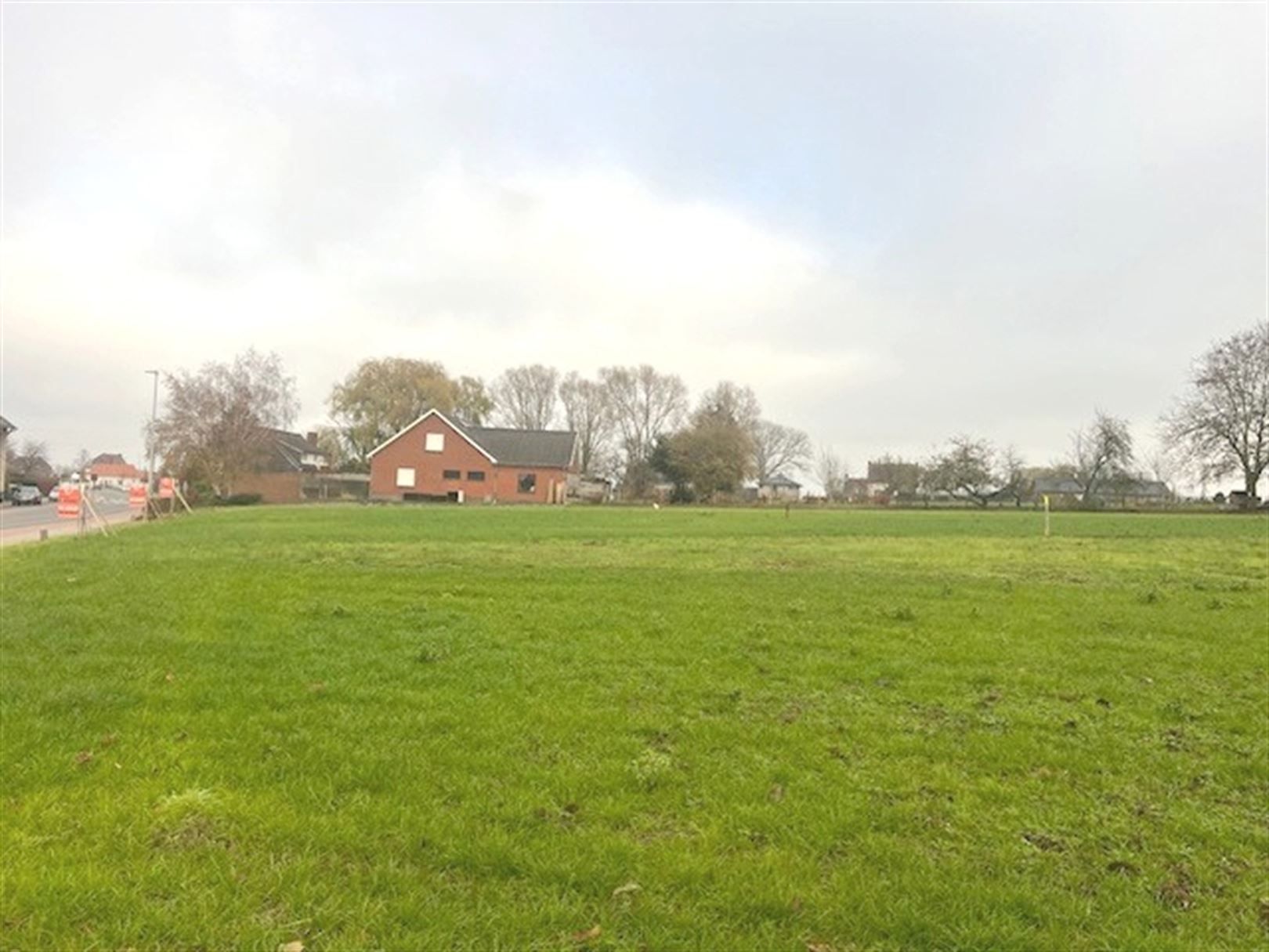 Mooi gelegen bouwgrond op 965 m2 foto 2