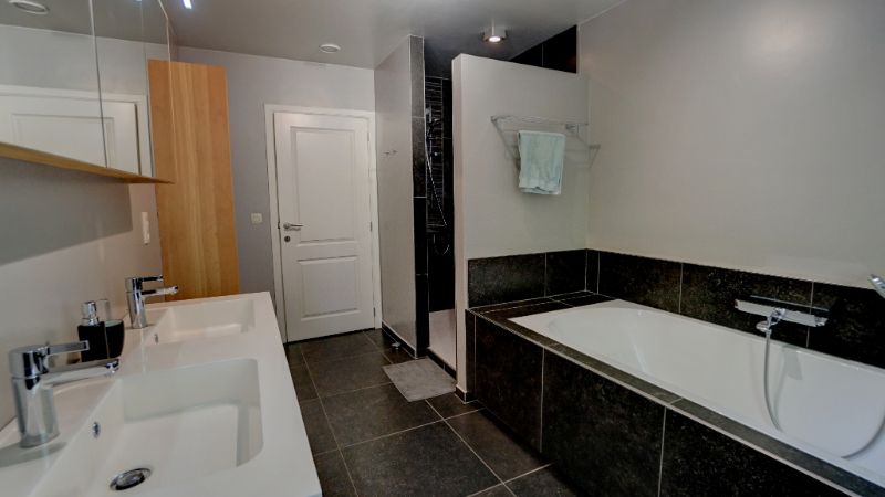 Instapklare villa van 265m² in pastorale stijl op 11 are 93 ca met mooie tuin foto 11