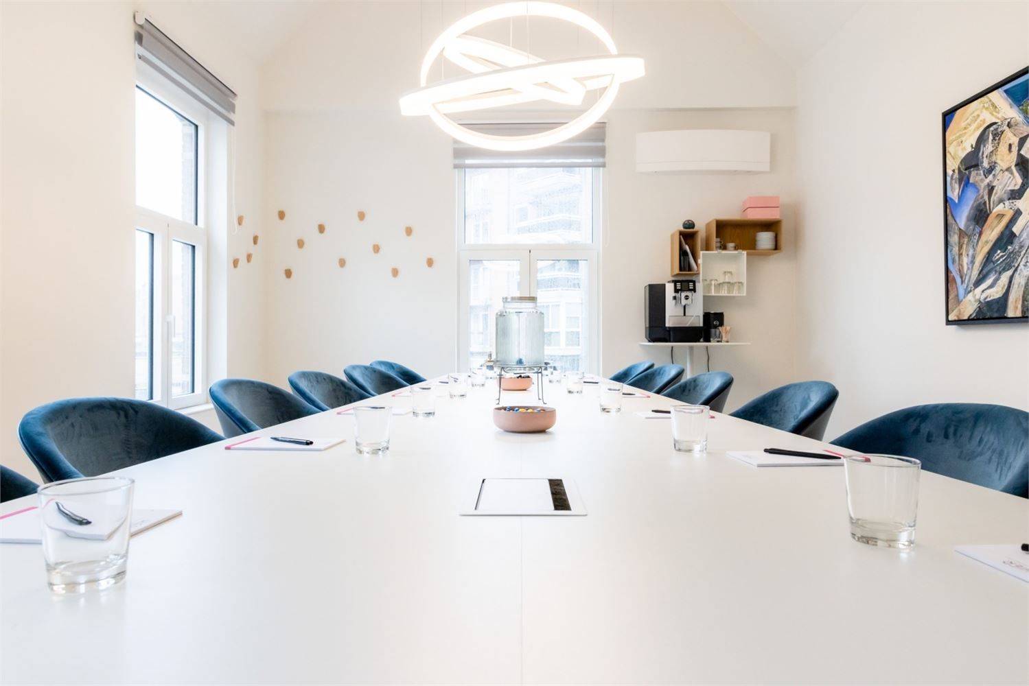 HIPPE INSTAPKLARE KANTOREN IN GERENOVEERDE HERENWONING foto 3