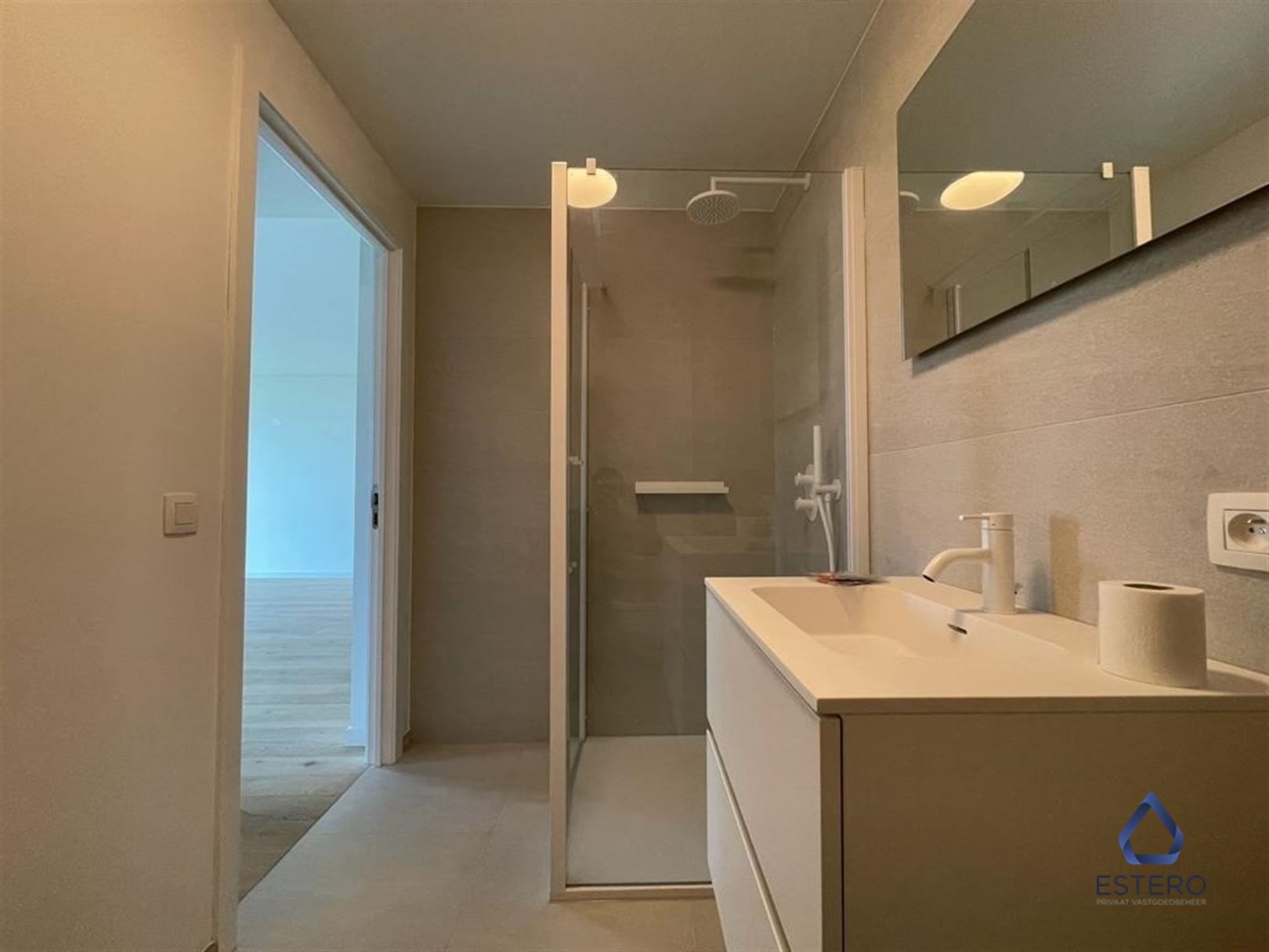 Nieuwbouwappartement op een toplocatie gelegen op 7e verdieping foto 7