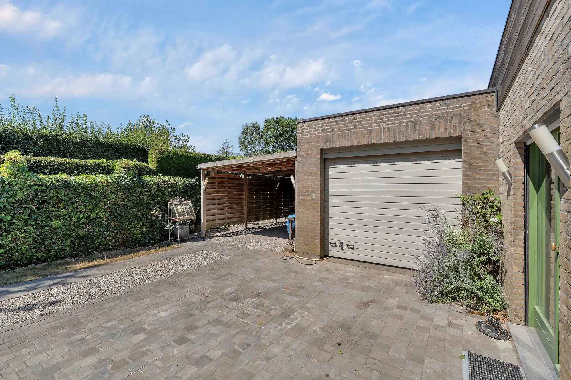 Karaktervolle ruime woning met zwembad nabij Ooidonk foto 20