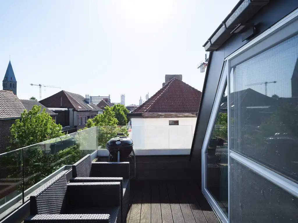 Hoekwoning met aangenaam volumespel, 3 slaapkamers, aparte fietsenberging en twee zongerichte terrassen, gelegen in de omgeving van Portus Ganda. foto 17