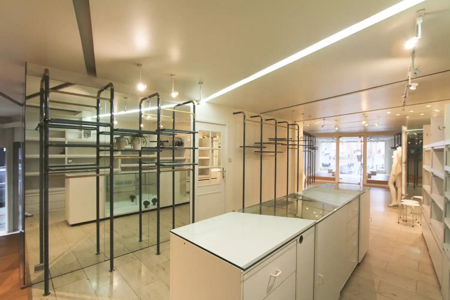 Handelsgelijkvloers op top locatie in Sint-Truiden! foto 4