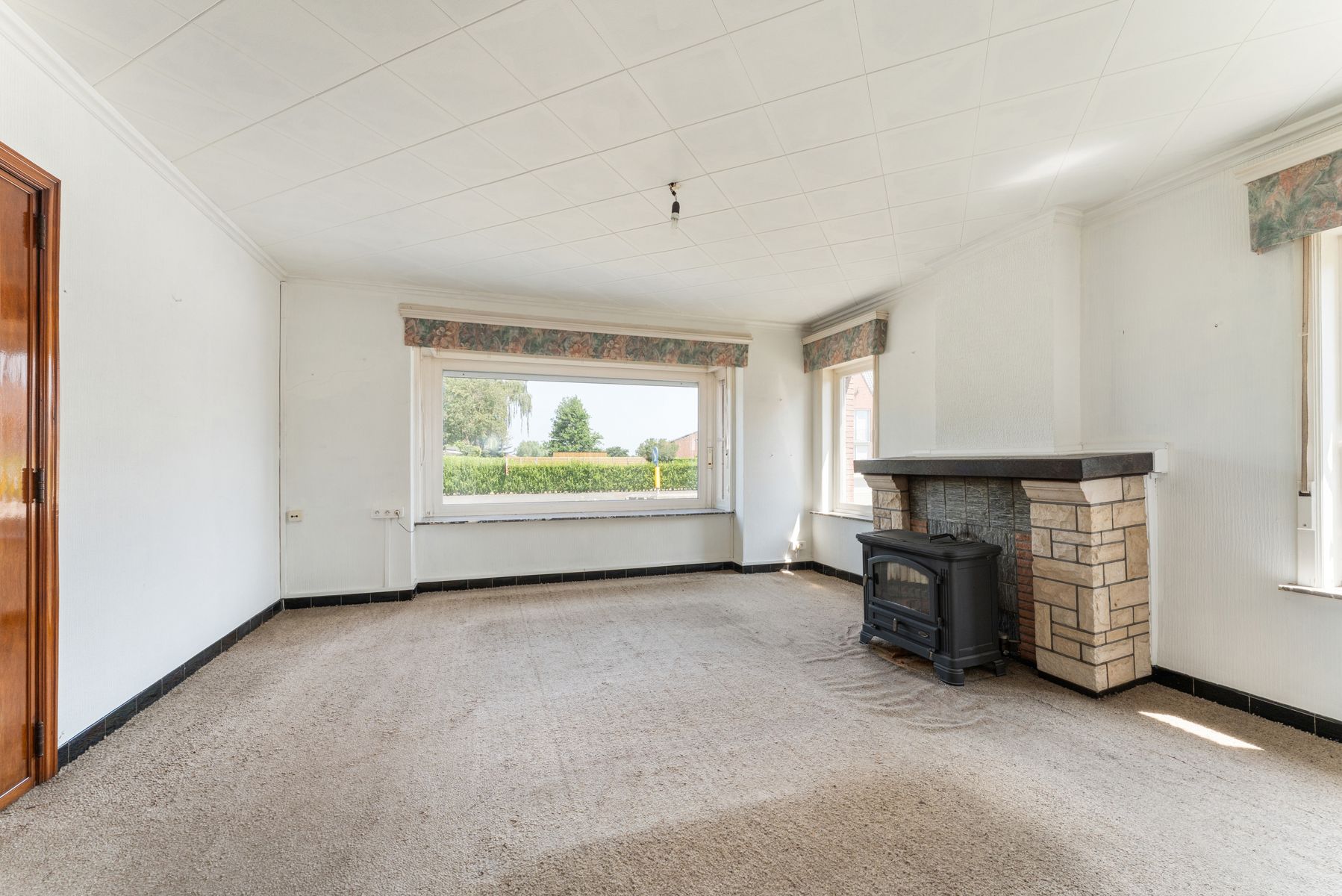 Statige woning met ruime loods foto 7