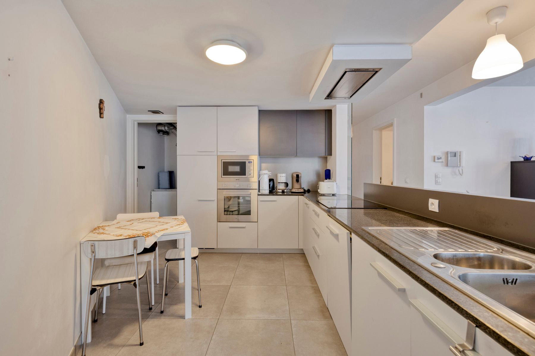 Instapklaar appartement met twee slaapkamer in het centrum! foto 7