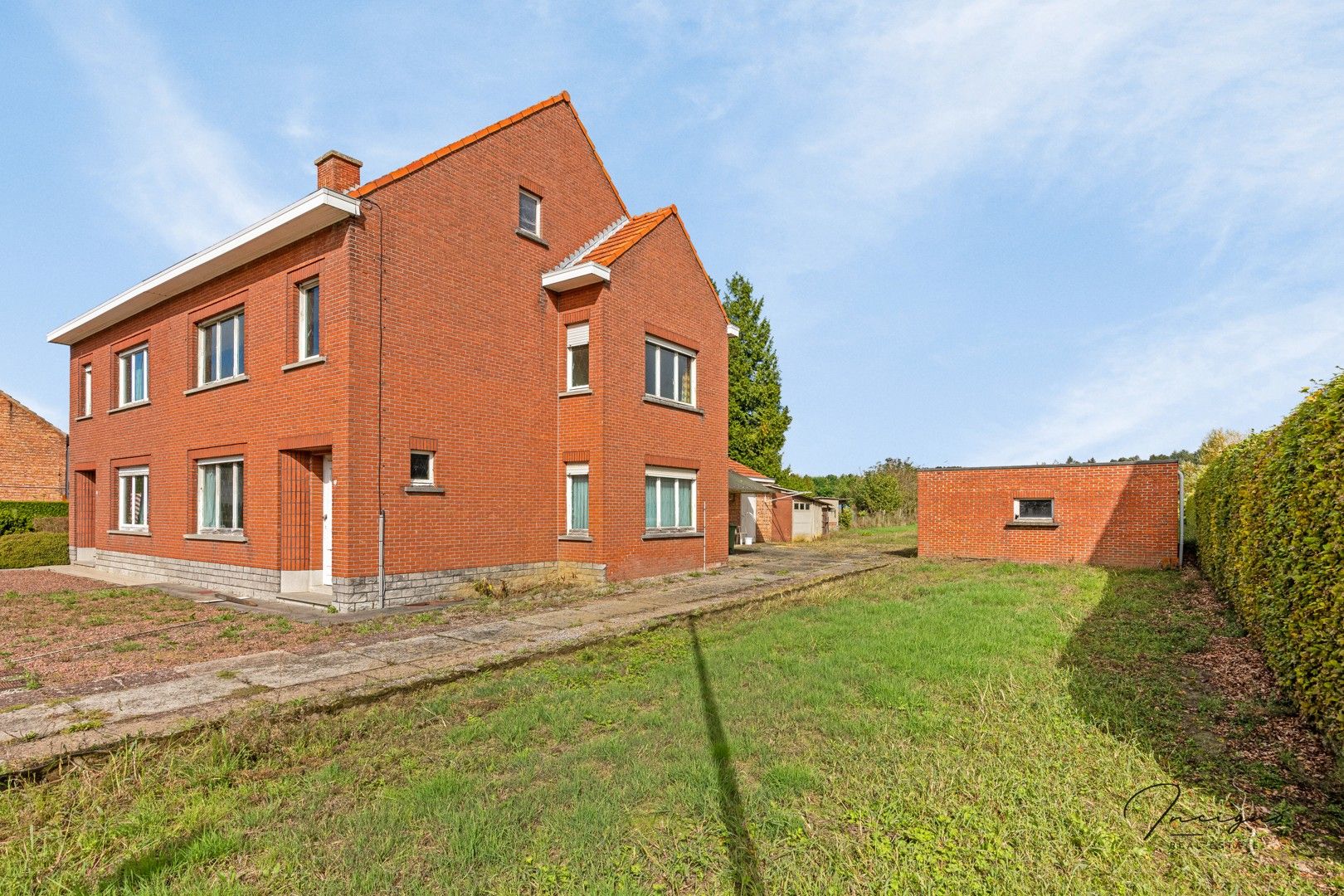 Renovatiewoning met veel potentieel en prachtige tuin foto 20