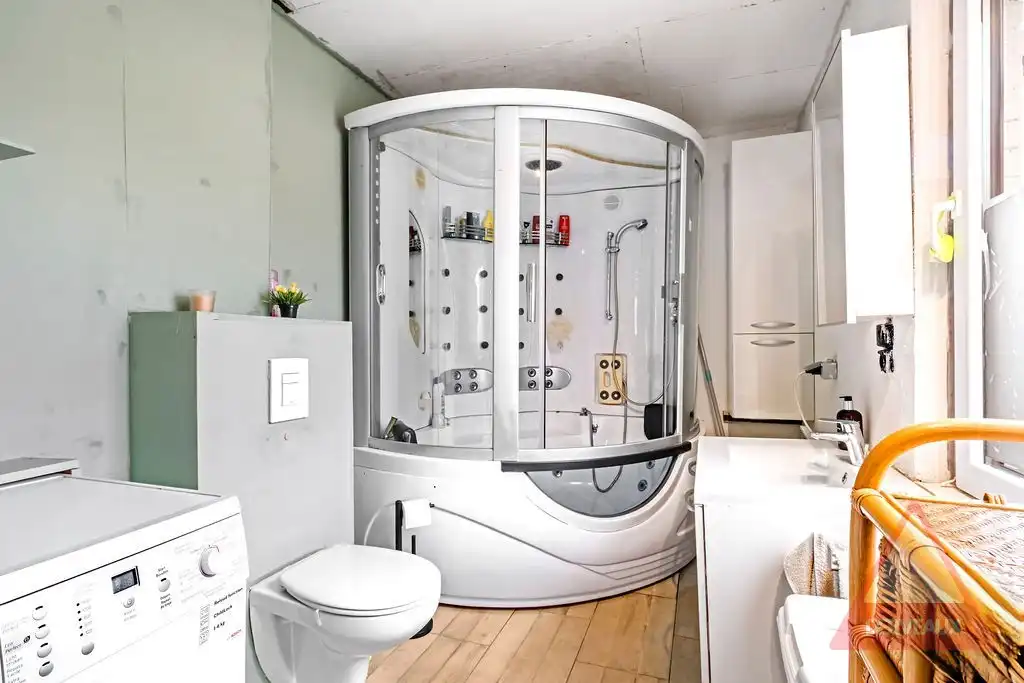 Beselare – Woning met 2 slaapkamers, garage en carport in het centrum foto 10