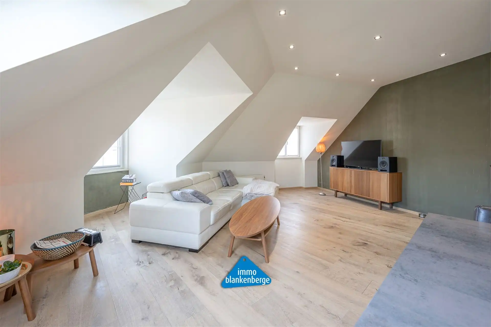 Stijlvol appartement met Moderne open Keuken nabij de Jachthaven van Blankenberge foto 3